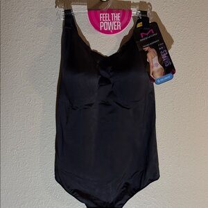 Maidenform Elegant Black Bodysuit